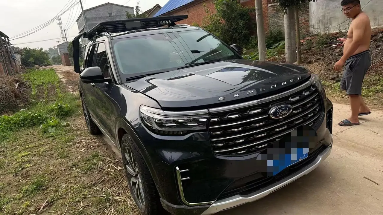 Explorer 2023 EcoBoost 285 Four-Wheel-Drive Titanium Edition, 6-Seater 2