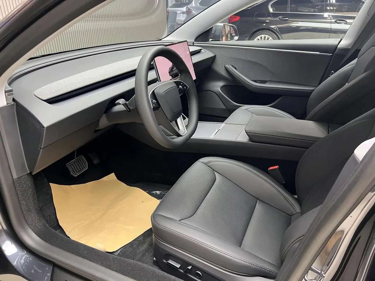 Tesla 2025 Model 3 Rear-Wheel Drive (Refreshed) Automatic 3