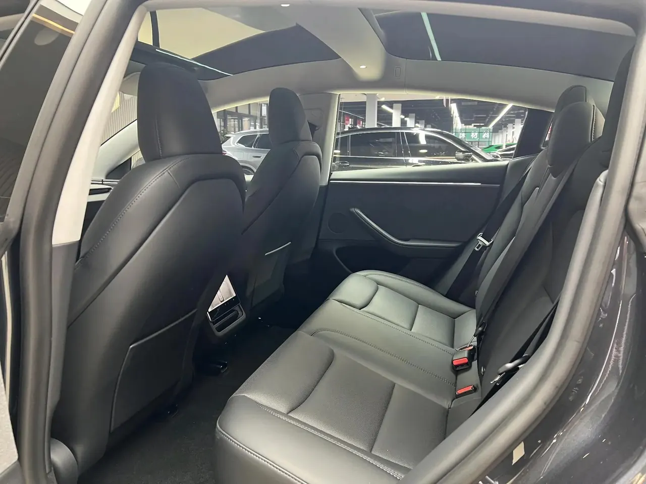 Tesla 2025 Model 3 Rear-Wheel Drive (Refreshed) Automatic 4