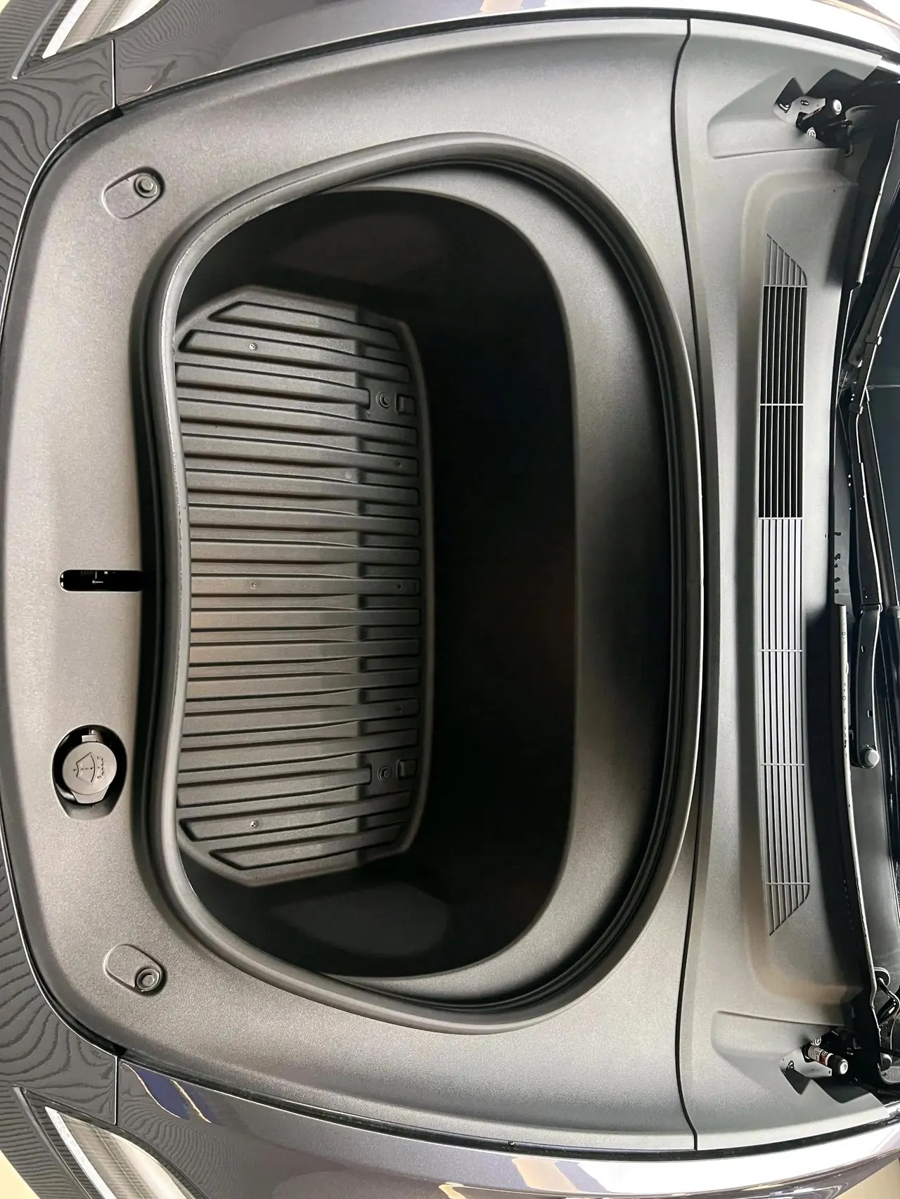 Tesla 2025 Model 3 Rear-Wheel Drive (Refreshed) Automatic 6