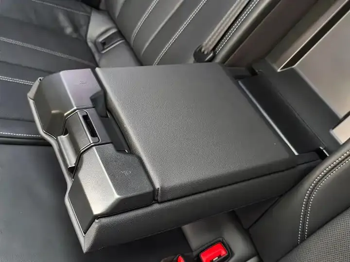 Audi A4L 2024 40 TFSI Deluxe Dynamic 23
