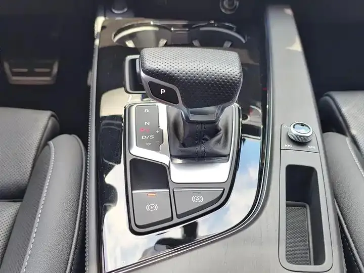 Audi A4L 2024 40 TFSI Deluxe Dynamic 26
