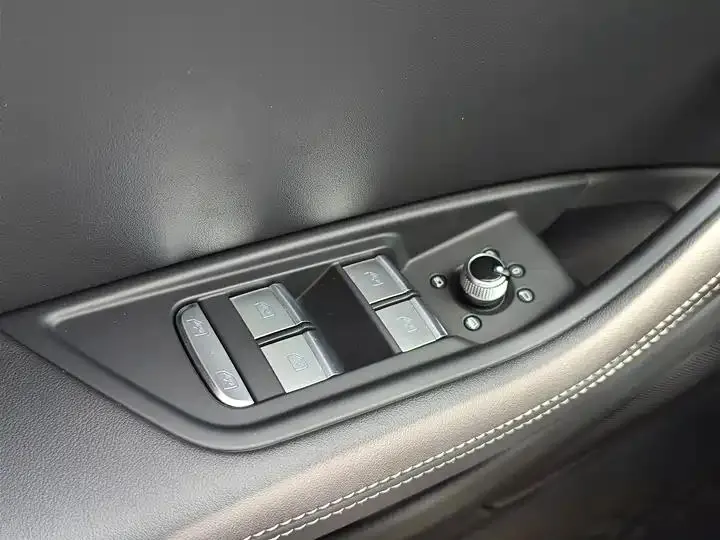 Audi A4L 2024 40 TFSI Deluxe Dynamic 28