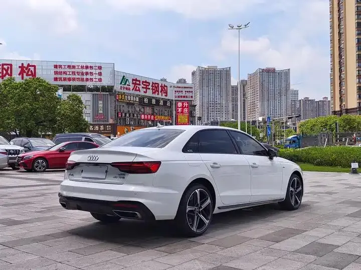 Audi A4L 2024 40 TFSI Deluxe Dynamic 4