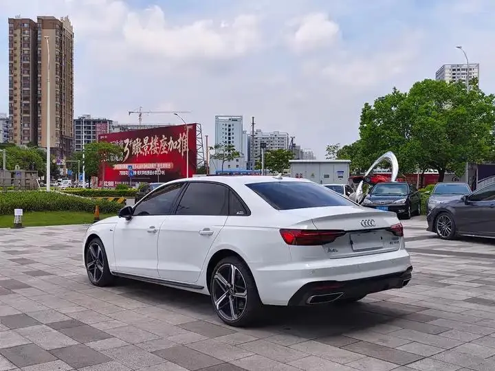 Audi A4L 2024 40 TFSI Deluxe Dynamic 6