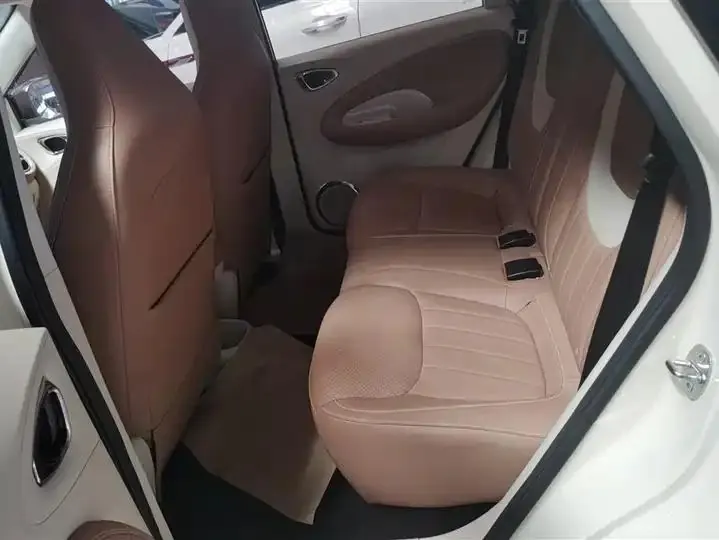 WuLing Plantronics 2025 333km LingBox Premium 11