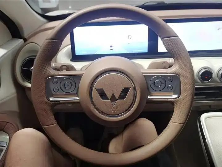 WuLing Plantronics 2025 333km LingBox Premium 15