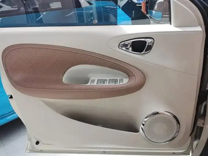 WuLing Plantronics 2025 333km LingBox Premium 7