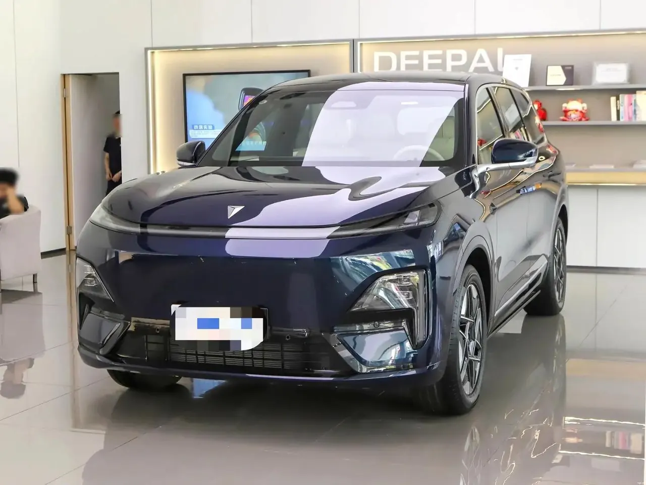Open image lightbox: Deepal S09 2025 Four-wheel Drive Ultra Long Endurance High Edition