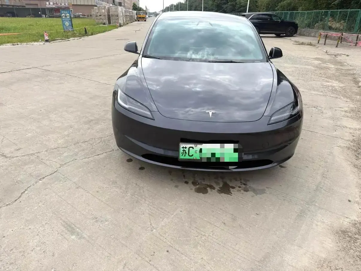 Tesla 2025 Model 3 Rear-Wheel Drive (Refreshed) Automatic 2