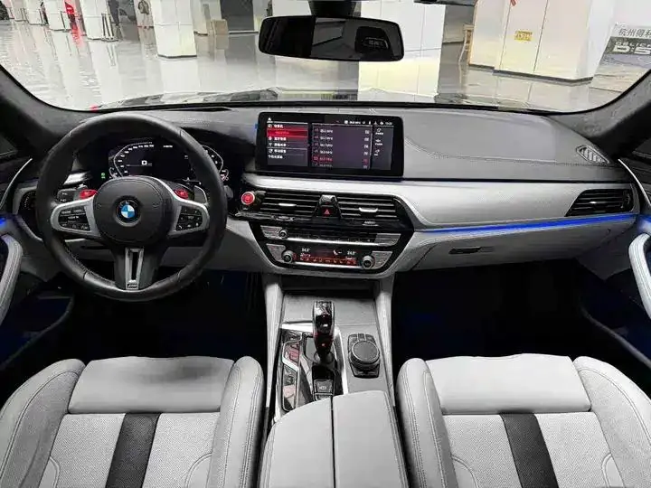 BMW M5 2021 M5 7