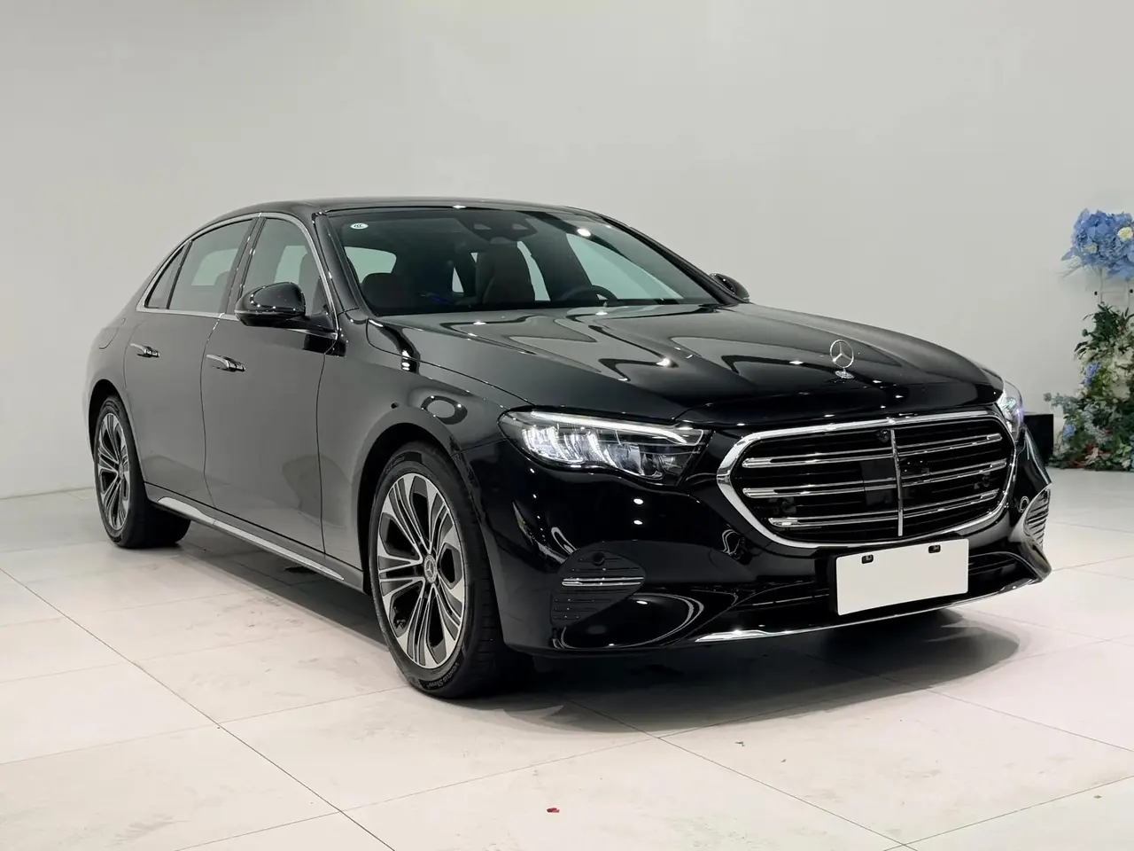 Mercedes Benz E Class 2026 E 300 L 48V 2.0T Luxury (Modified) Automatic Gear 3