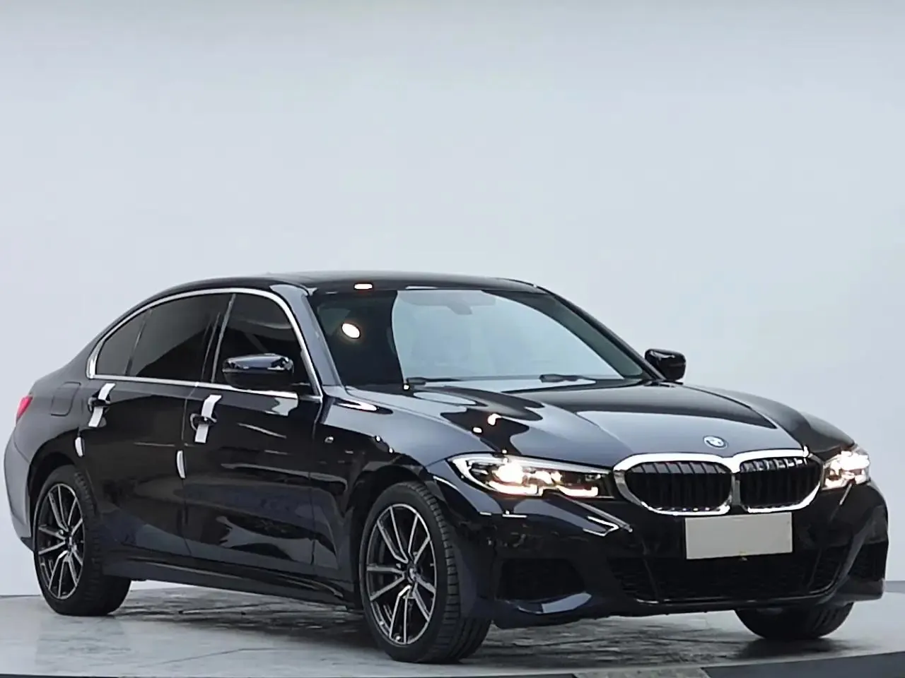 BMW 3 Series 2022 320Li M Sports Suit 3