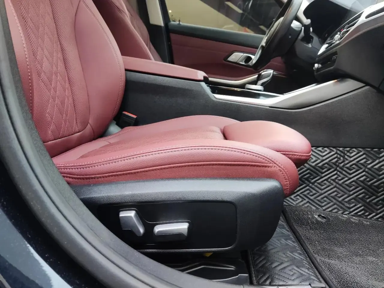 BMW 3 Series 2022 320Li M Sports Suit 7