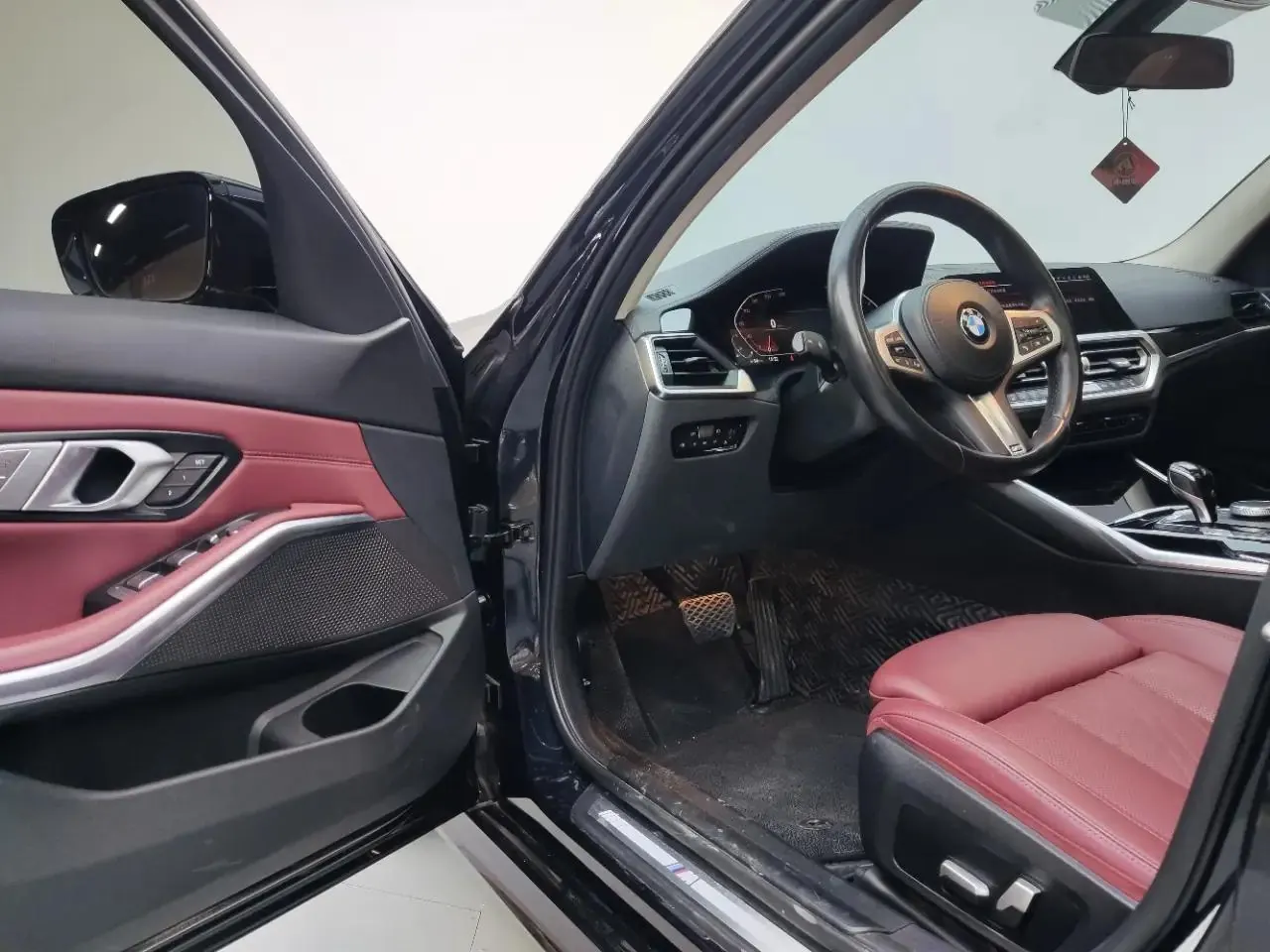 BMW 3 Series 2022 320Li M Sports Suit 9