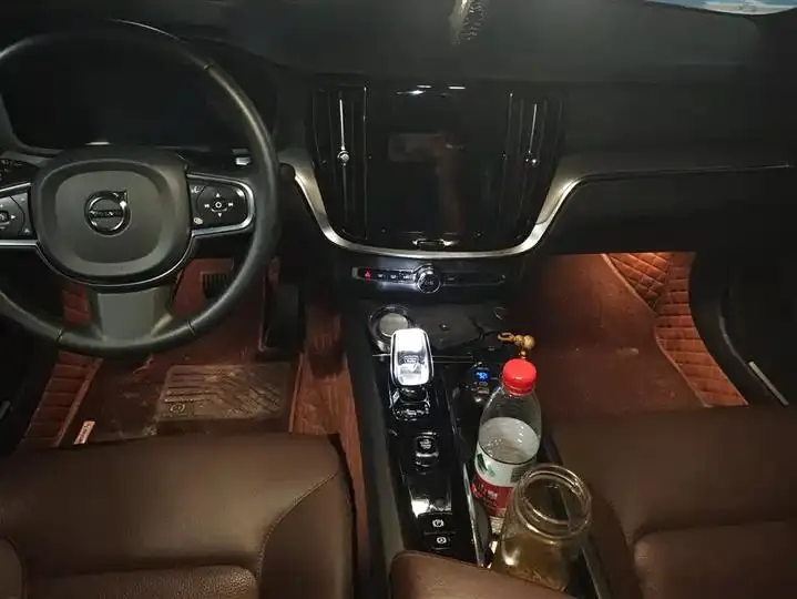 Volvo S60 2023 B4 Zhiyi Deluxe Edition 12