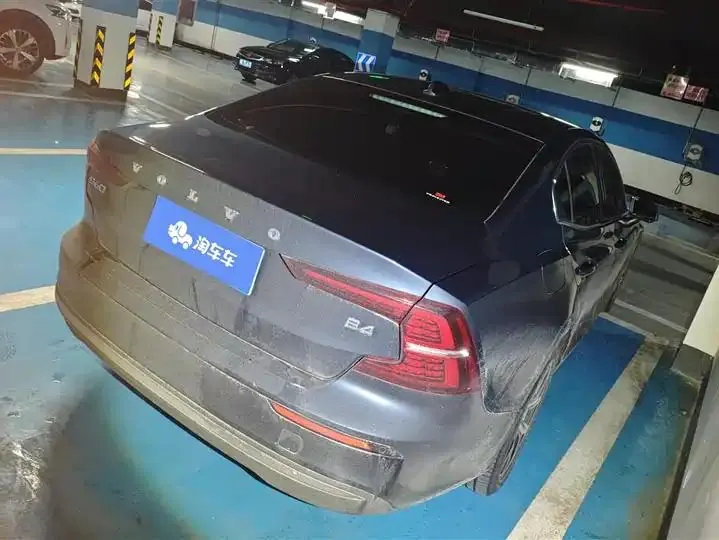Volvo S60 2023 B4 Zhiyi Deluxe Edition 3