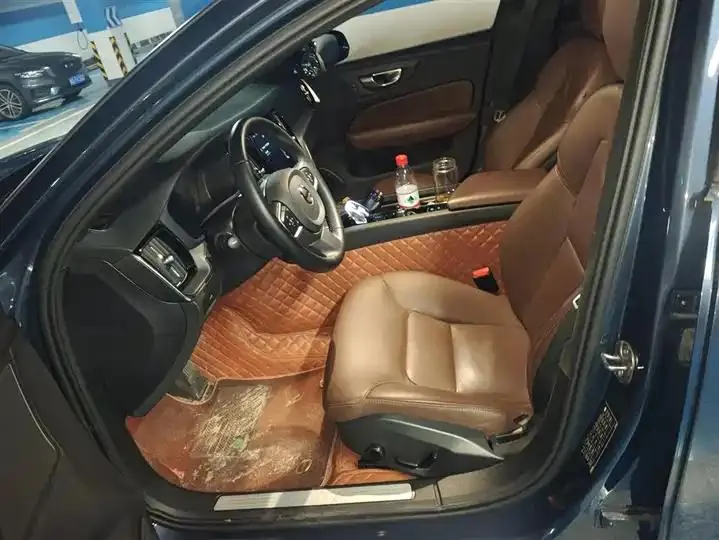 Volvo S60 2023 B4 Zhiyi Deluxe Edition 9