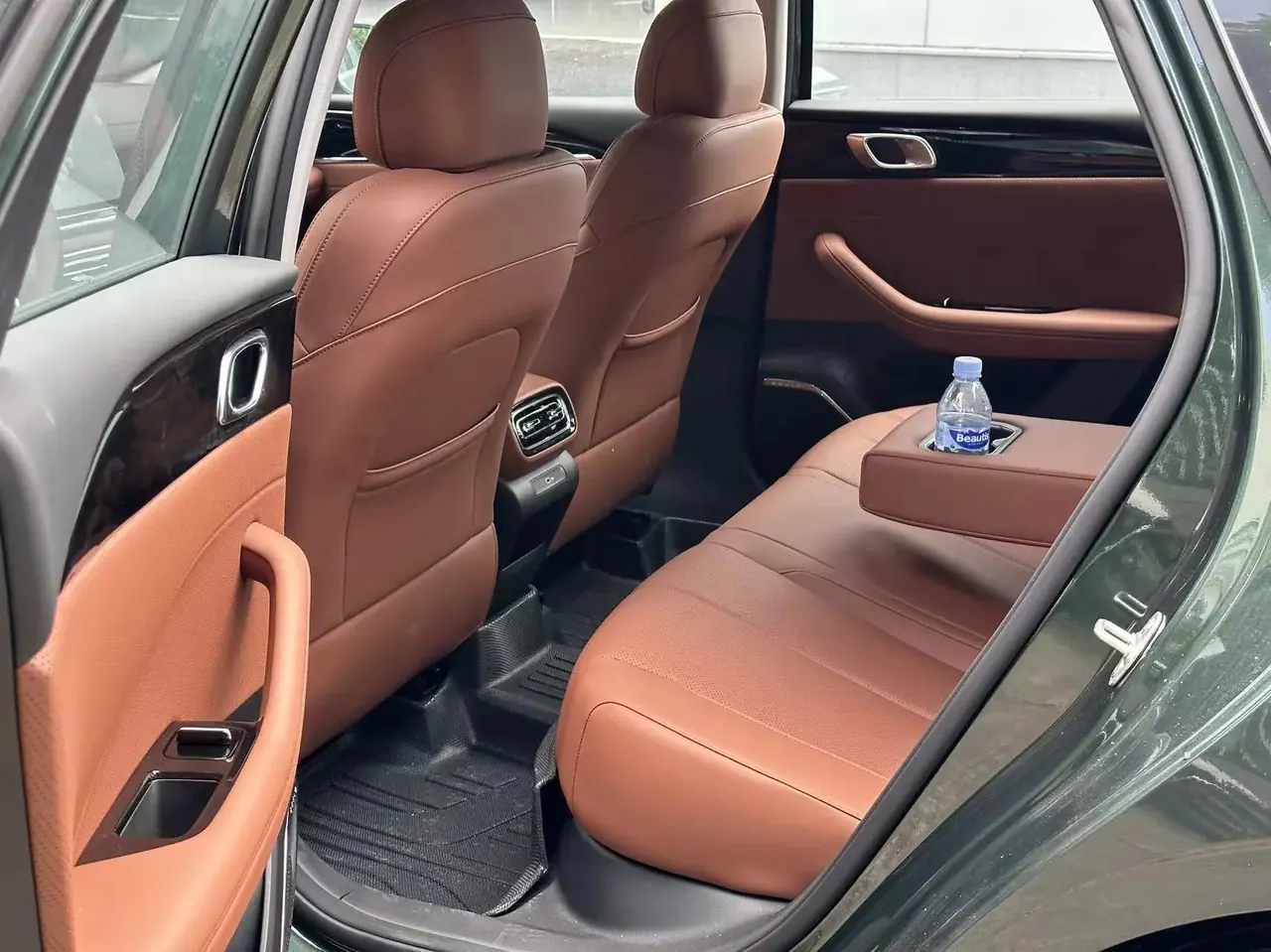 Geely 2026 Emgrand – Sedan 1.5T Flagship Automatic 5
