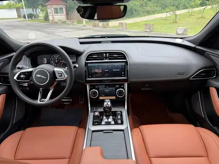 Jaguar XEL 2024 2.0T 250PS R-DYNAMIC S Enterprising Sports Edition 13