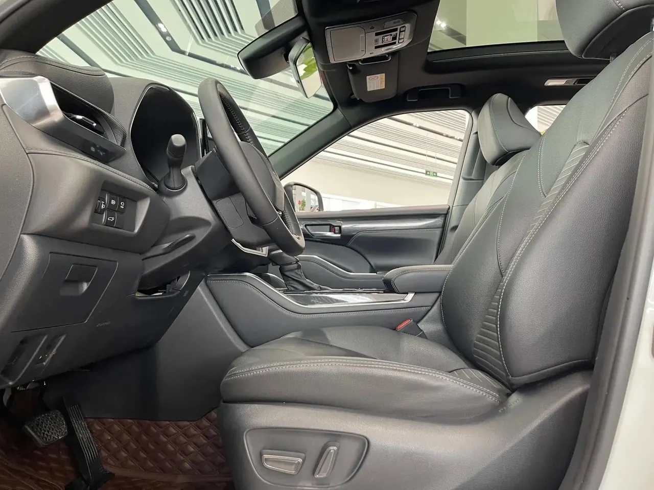 Crown Landfang 2022 2.5L HEV Four-Wheel-Drive Prestige Edition 6