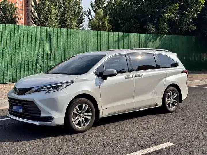 Sana SIENNA 2024 2.5L Hybrid Four-wheel Drive Premium Edition - View 1