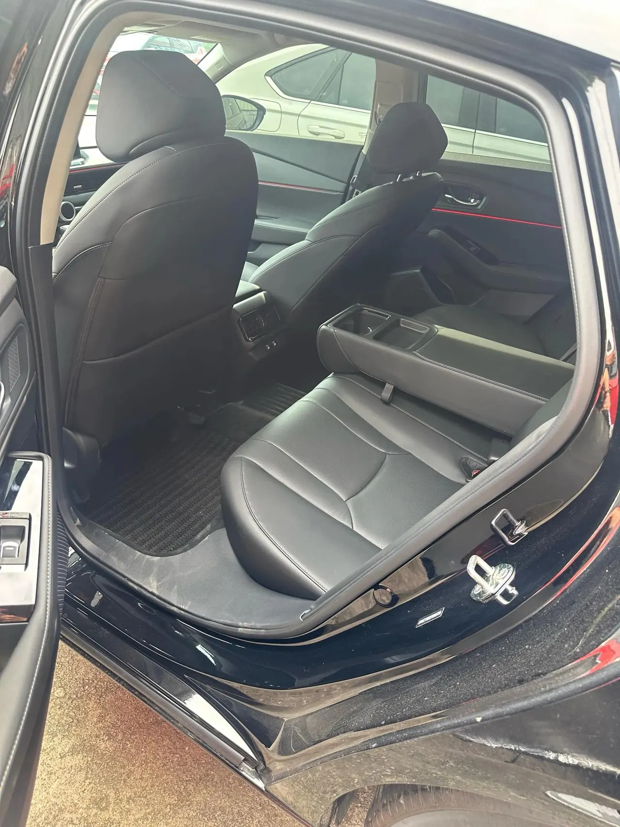 Honda 2025 11th Generation Accord 1.5T Stepless 260TURBO Sports Series Premium Edition Automatic Gear 3