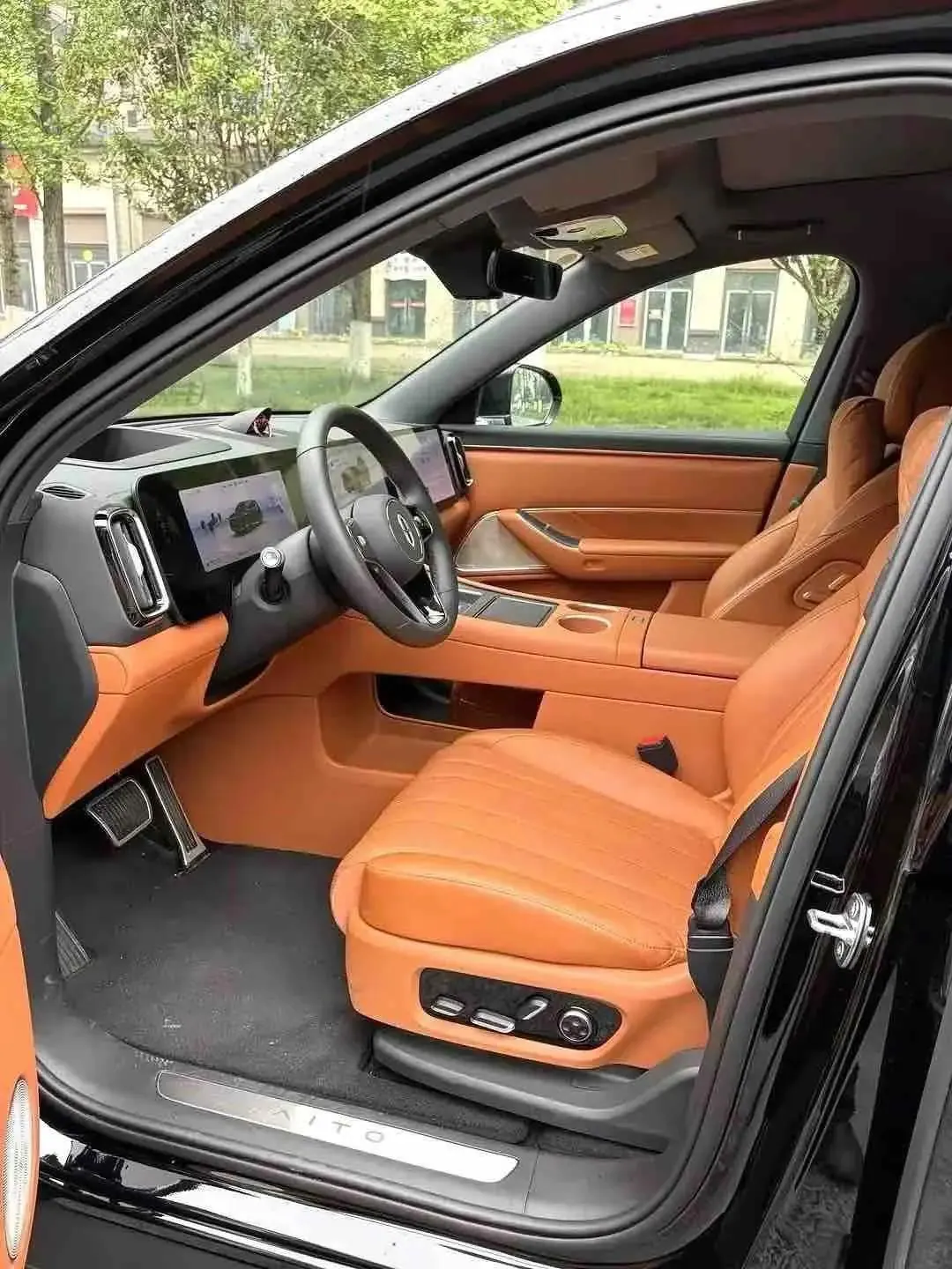 AITO M8 2025 extended range Max version 53.4kWh 5-seat version 5