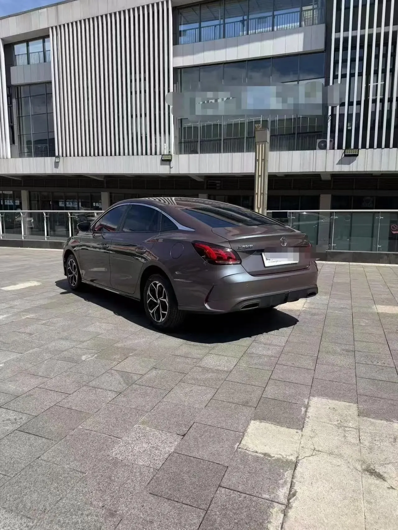 MG5 2023 180DVVT CVT Deluxe Edition 4