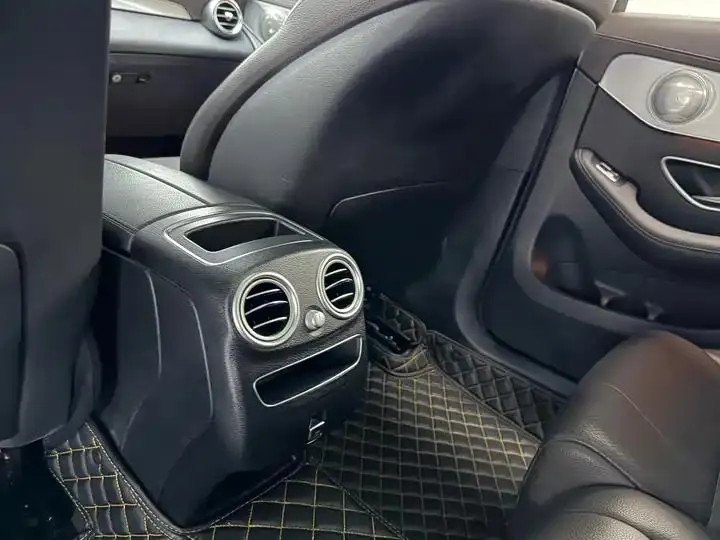 Mercedes Benz GLC 2022 GLC 260 L 4MATIC Dynamic 10