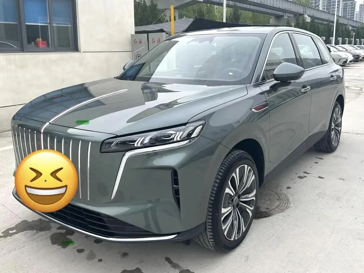 Открыть галерею: HongQi 2026 HS6 PHEV 1.5T 240 Smart Hybrid Automatic Gear