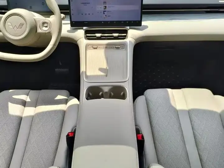 WuLing Starlight S 2024 130km Flagship 8