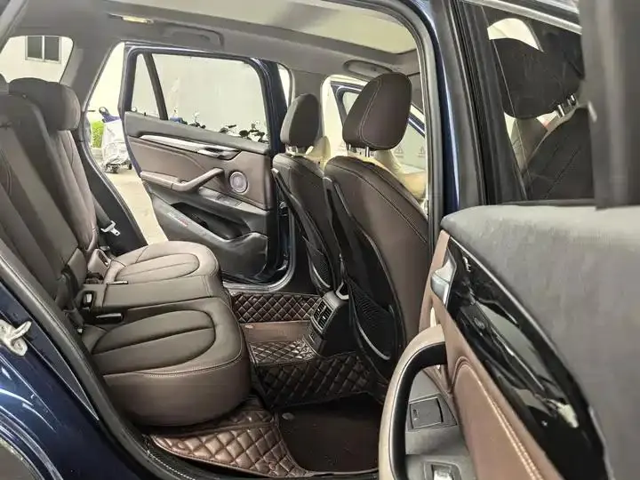 BMW X1 2020 sDrive20Li exclusive type 15