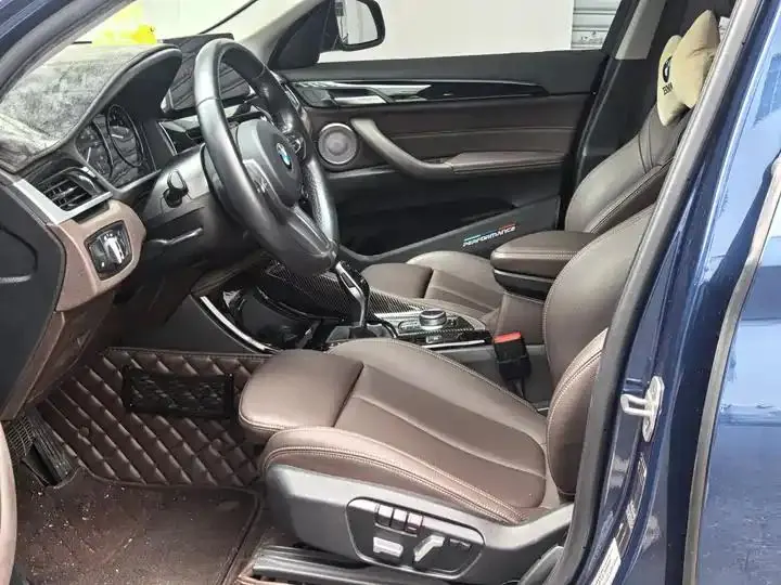 BMW X1 2020 sDrive20Li exclusive type 8