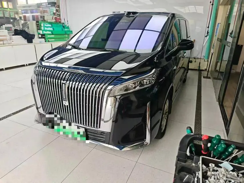 Open image lightbox: WEY 2025 high mountain 8 Hi4 1.5T four-wheel drive version automatic gear