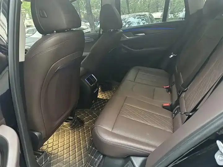 BMW X3 2023 xDrive30i Leading M Obsidian Night Suit 5