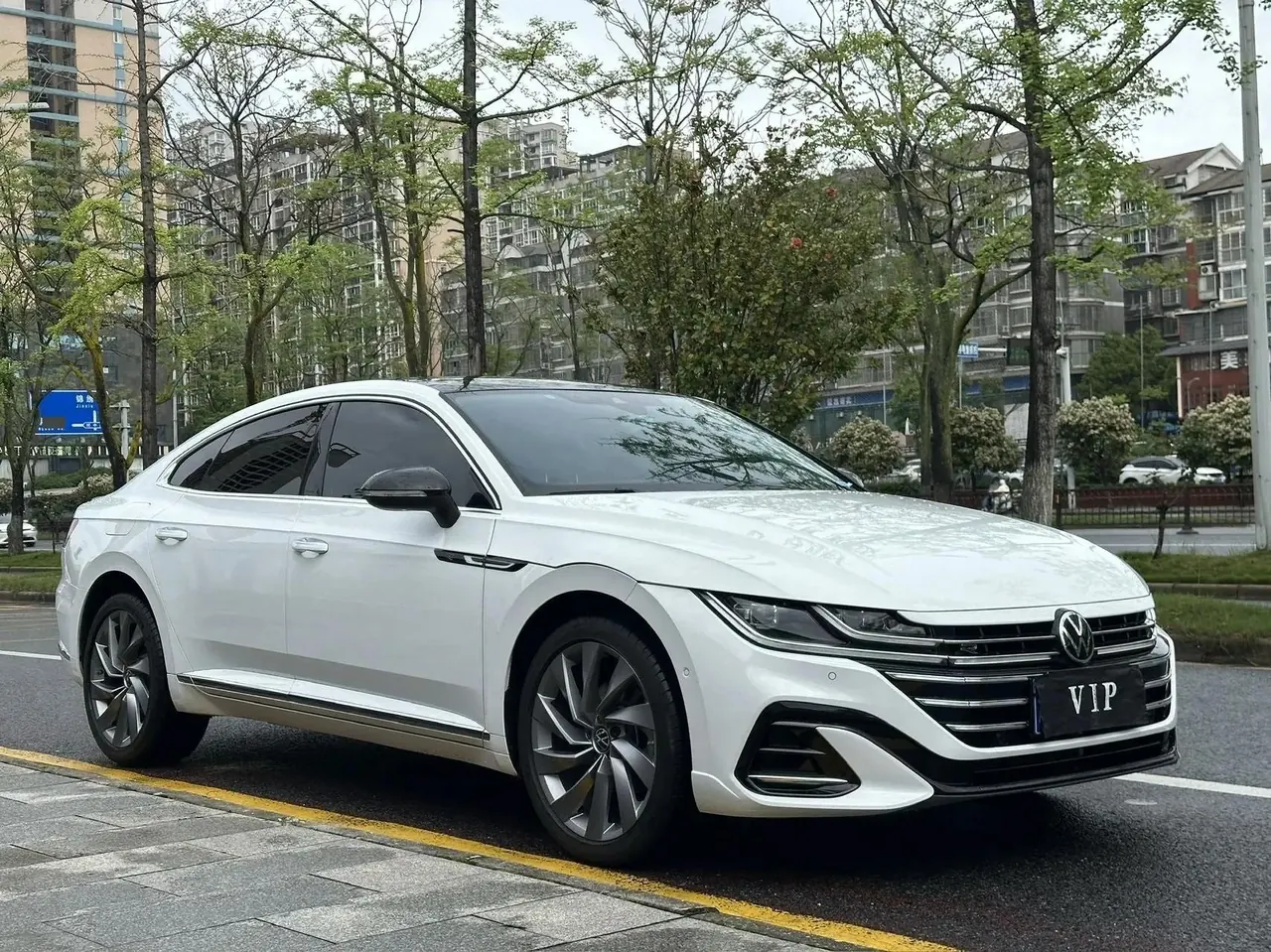 FAW-Volkswagen CC 2021 model 380TSI Striking Edition 3