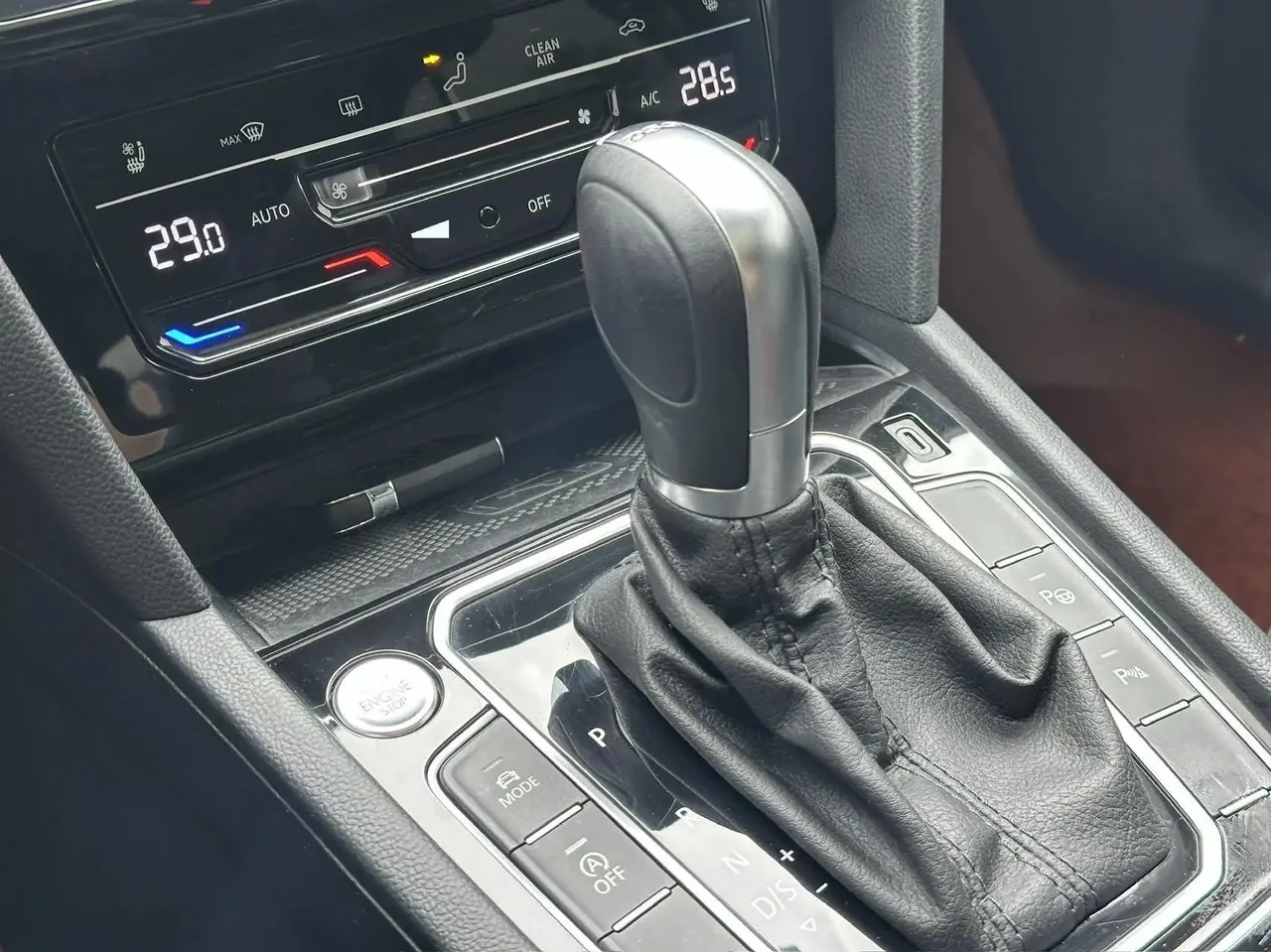 FAW-Volkswagen CC 2021 model 380TSI Striking Edition 8