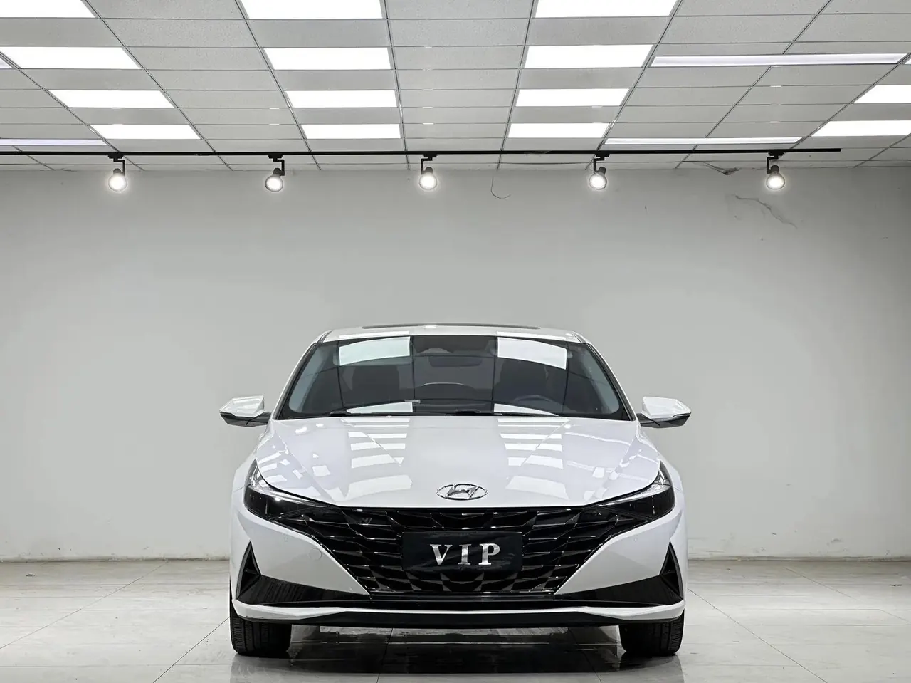 Elantra 2021 1.5L CVT Luxury Edition 2