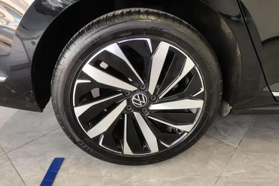 Passat 2022 330TSI Deluxe Edition 9