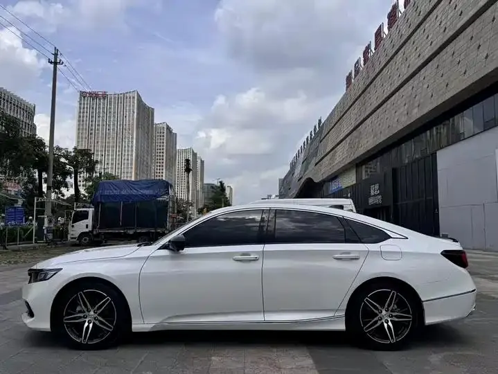 Accord 2022 260TURBO Magic Night Premium Edition 4