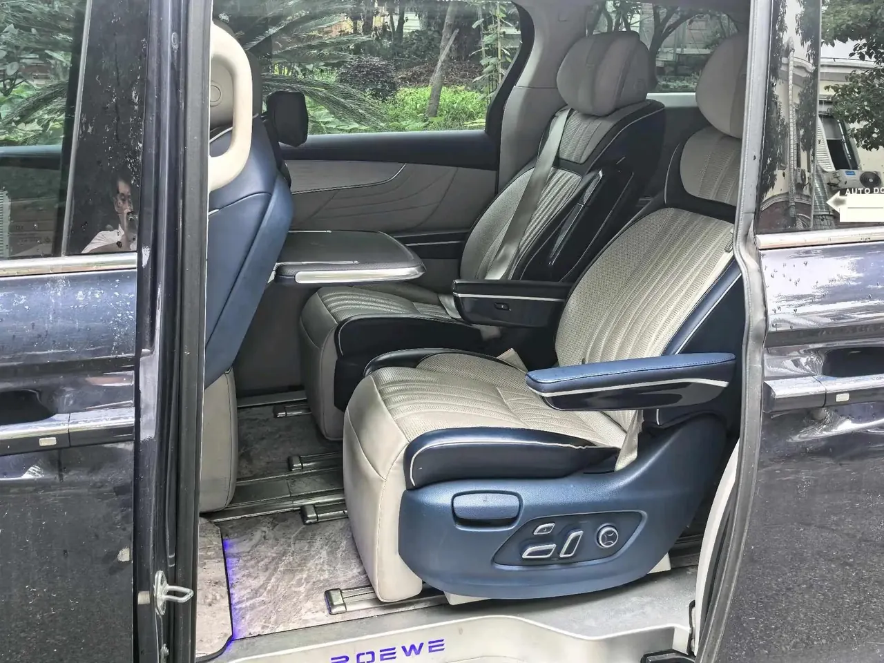 Roewe iMAX8 2022 400TGI Honor Edition 6