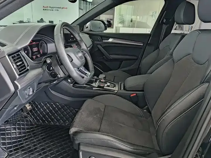 Audi Q5L Sportback 2023 40 TFSI Luxury Model 7