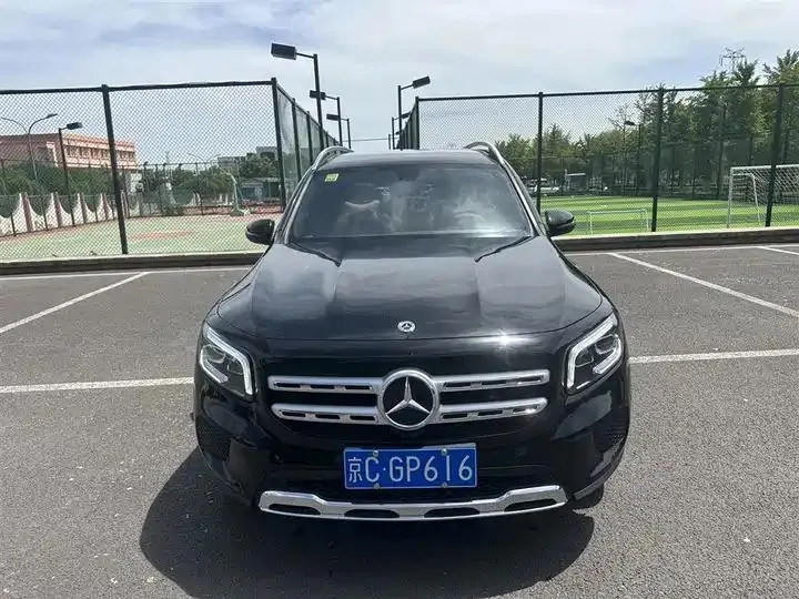 Mercedes Benz GLB 2022 model change GLB 200 fashion model 2