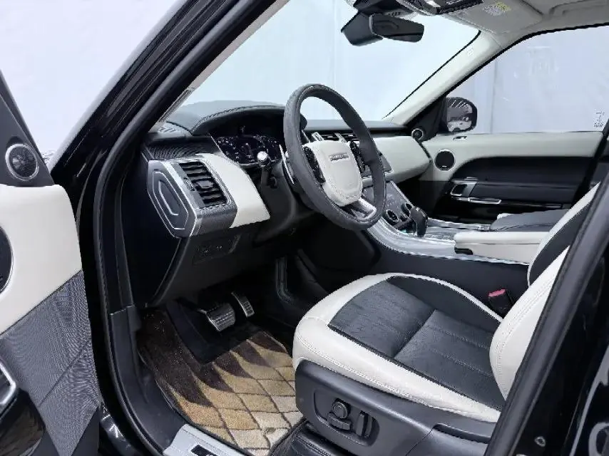 Range Rover Sport 2022 3.0 L6 Tiger Ambition Edition 3