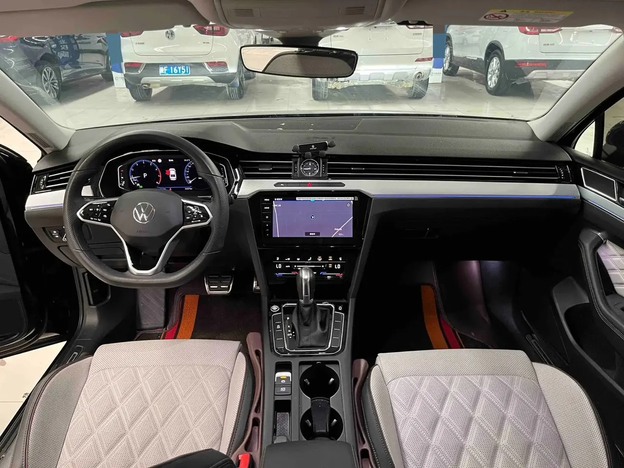 Magotan 2022 330TSI DSG Basic 4