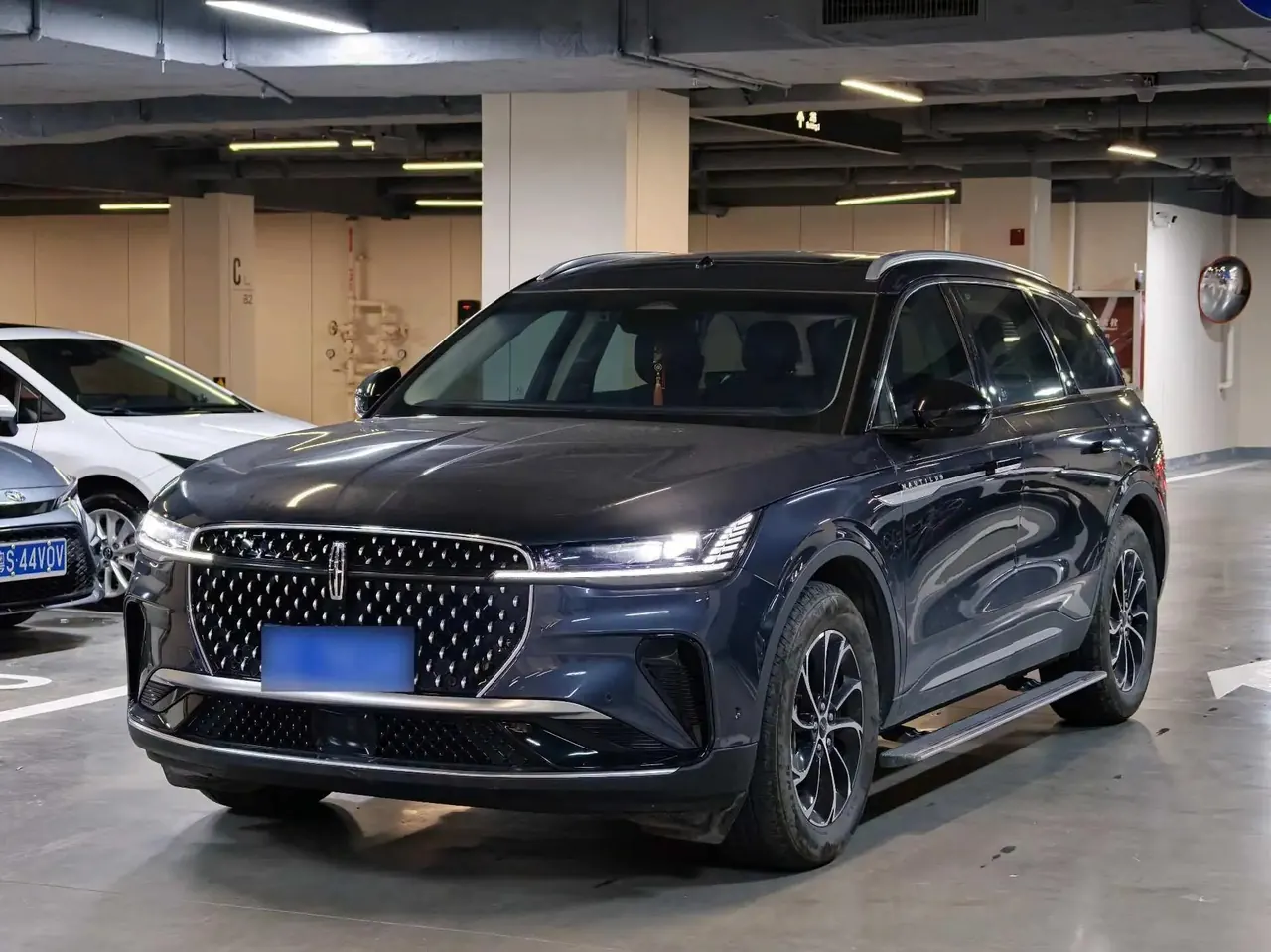 Voyager 2023 2.0T 4-wheel drive Premium Edition - View 1
