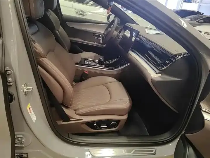 Han 2025 DM-i Intelligent Driving Version, 125km Range, Prestige Model 8