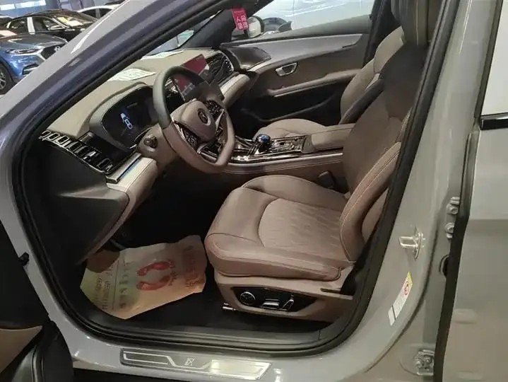 Han 2025 DM-i Intelligent Driving Version, 125km Range, Prestige Model 9