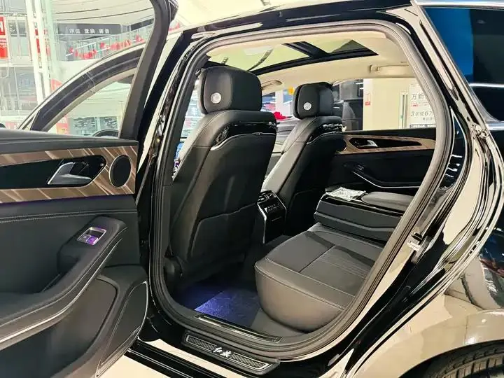 HongQi H9 2020 model 2.0T Intelligent Connected Flag Enjoyment Edition 6